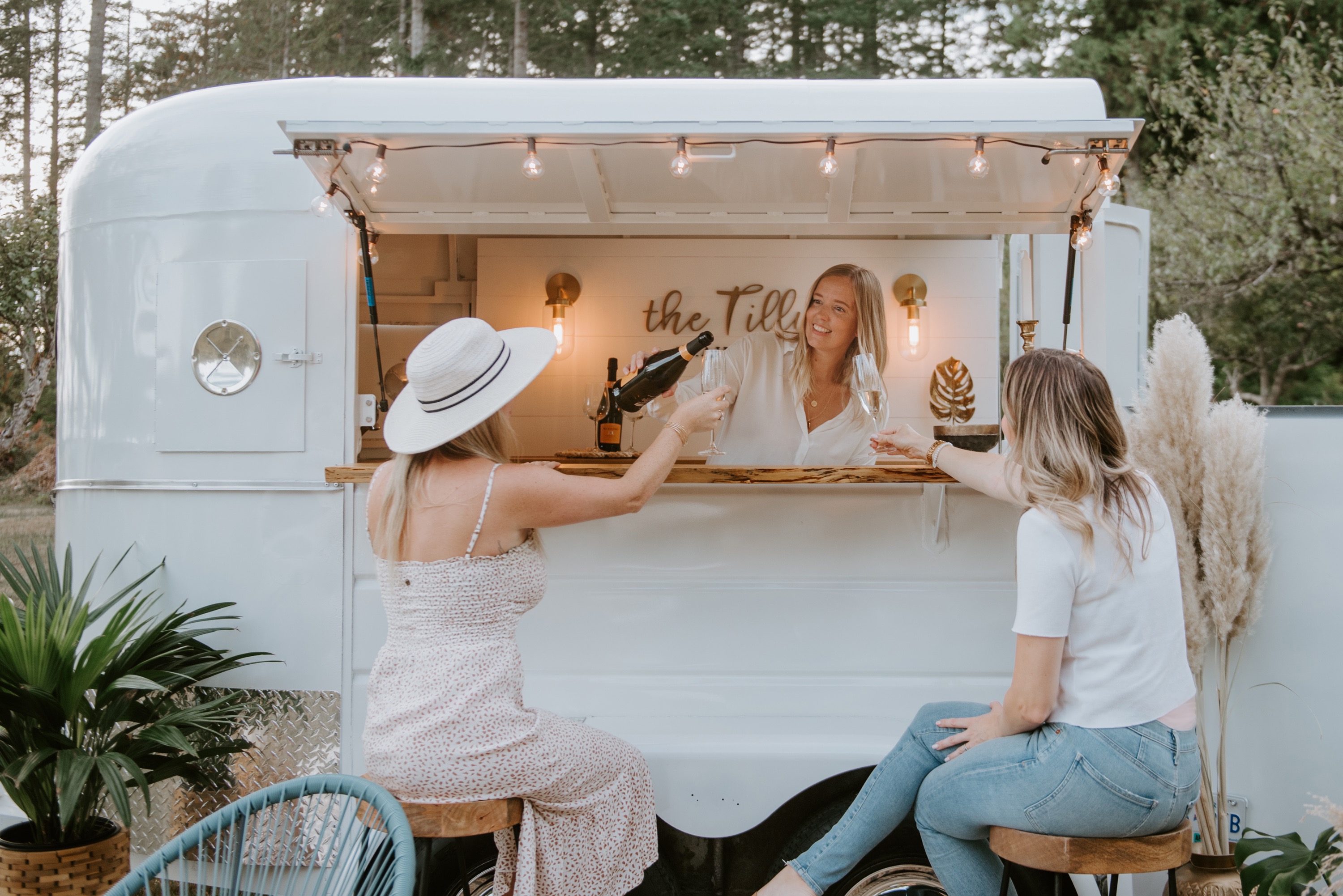 Vintage Horse Trailer Mobile Bar [SOLD]